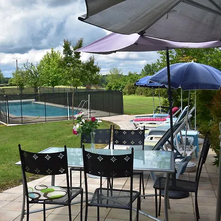Lavish Bungalow In Bars With Private Swimming Pool Auriac-du-Périgord